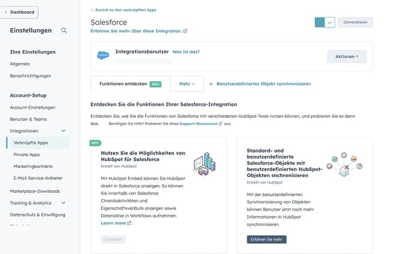 HubSpot Salesforce-Integration: Einstellungsseite in HubSpot zur Konfiguration der Salesforce-Integration, mit Optionen zum Entdecken von Funktionen, Verknüpfen benutzerdefinierter Objekte und Aktivieren von HubSpot Embed für Salesforce-Records