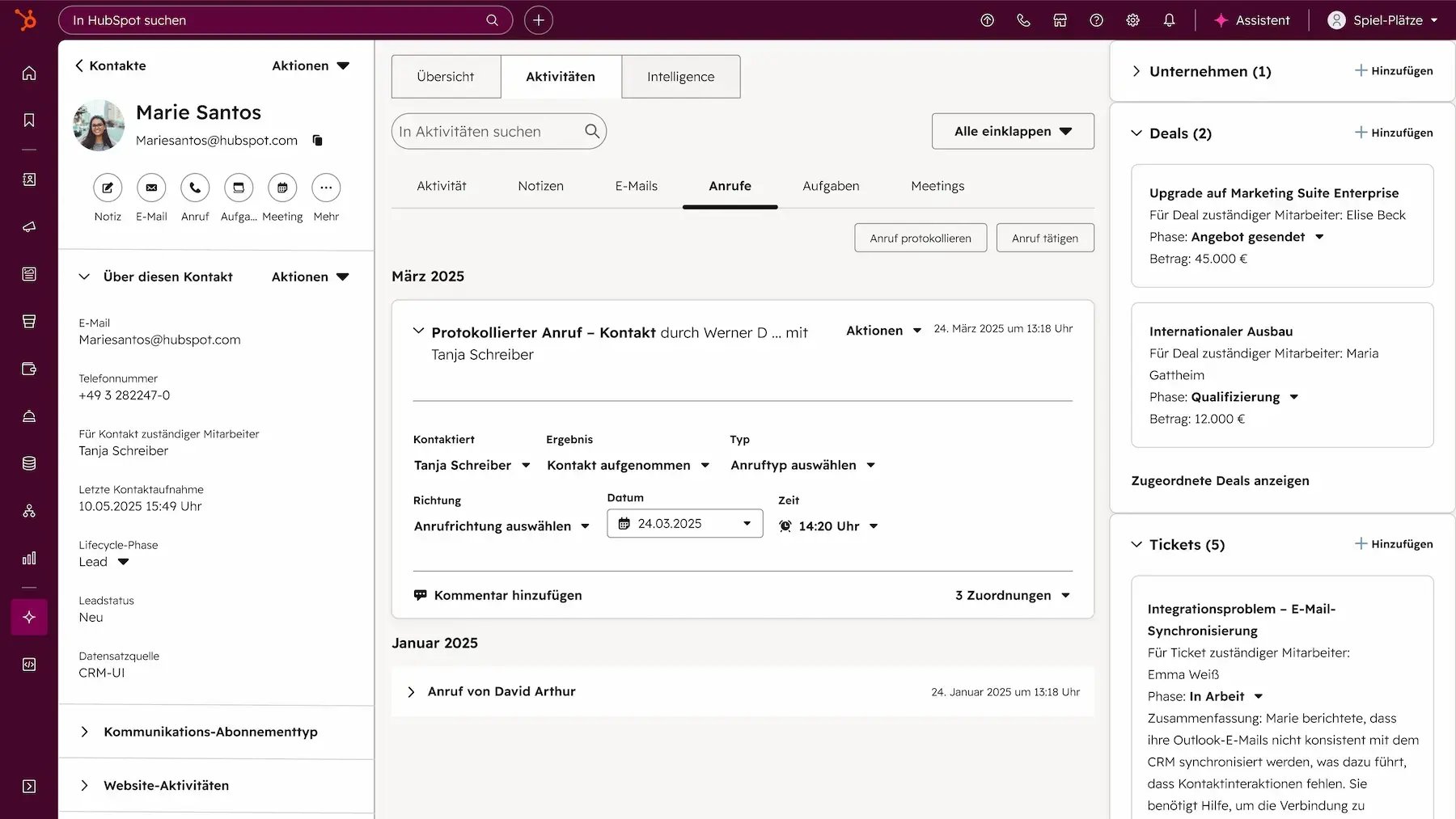 HubSpot CRM Kontaktdatensatz mit Aktivitäten-Timeline, Kommunikations-Abonnementtyp und zugeordneten Deals